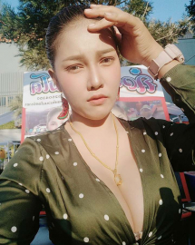 Sriracha-Noodles-NoomTor-gig-BIg Sriracha-Noodles-NoomTor-gig-BIg