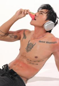 wow-hot วาว อรรถพล พิทักษ์